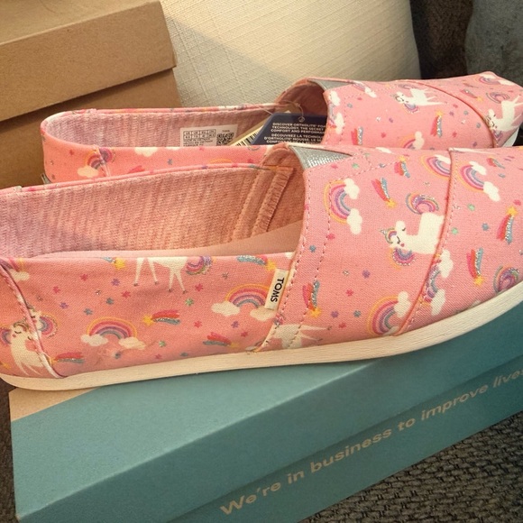 TOMS Pink Slip-Ons with Unicorn and Rainbow Design - Picture 6 of 8
